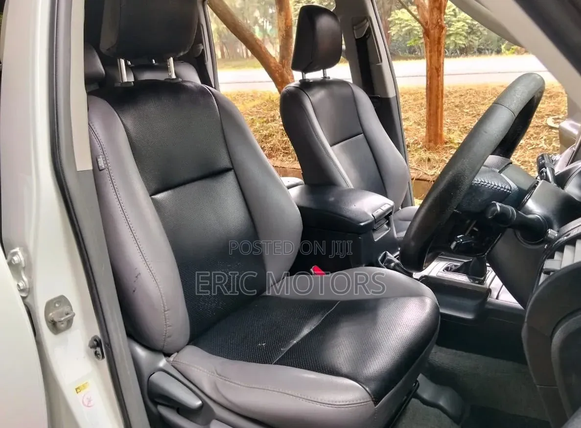 Toyota Land Cruiser Prado 2013 Pearl