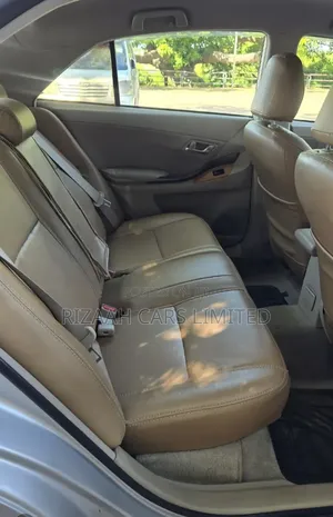 Toyota Premio 2011 Silver