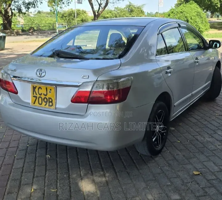 Toyota Premio 2011 Silver