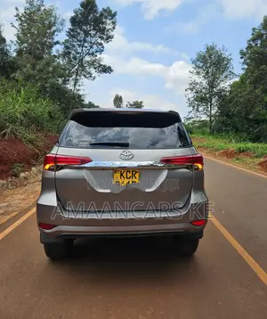 Toyota Fortuner 2.8 D AWD 2018 Brown