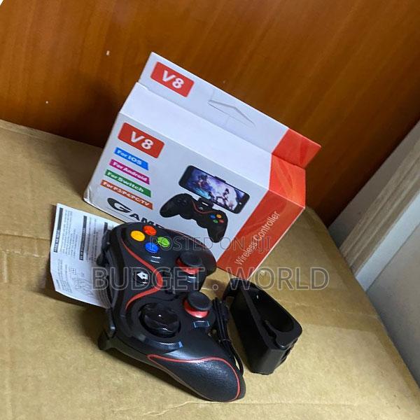 V8 Wireless Mobile Gaming Controller With Comfortable Ergonomic Grip