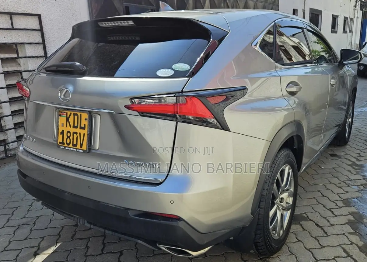 Lexus NX 200 FWD 2016 Silver