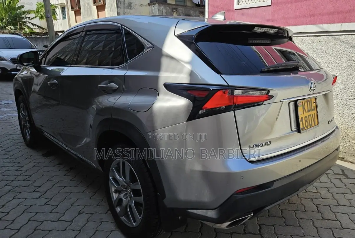 Lexus NX 200 FWD 2016 Silver