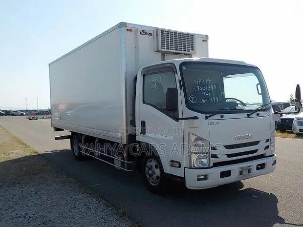 Isuzu Elf 2019