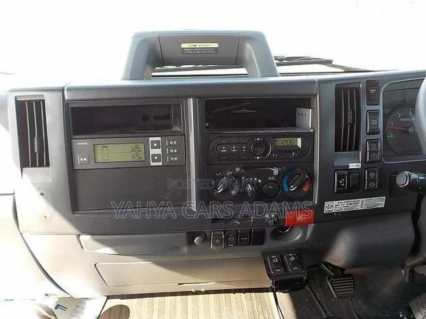 Isuzu Elf 2019 - thumbnail 8