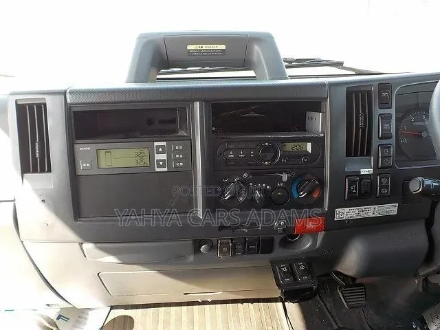 Isuzu Elf 2019