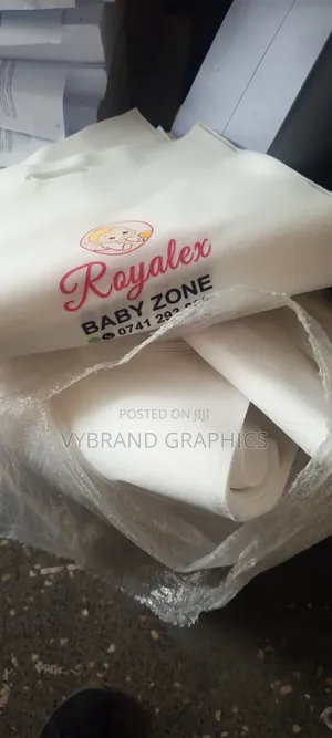 Elegant Full Color Packaging Bags Printing Services.