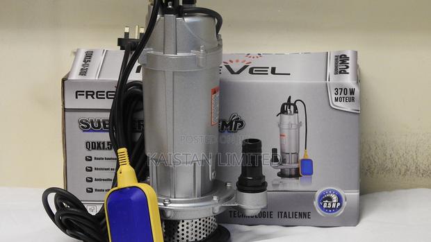 Freevel 0.5HP Submersible Water Pump 370W 220-240v