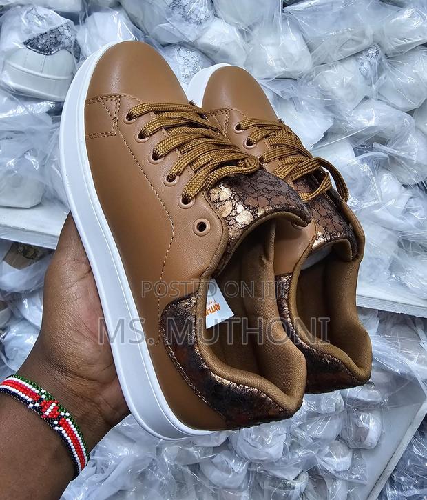 Ladies High Quality Leather Sneakers Size 37-42 - thumbnail 2
