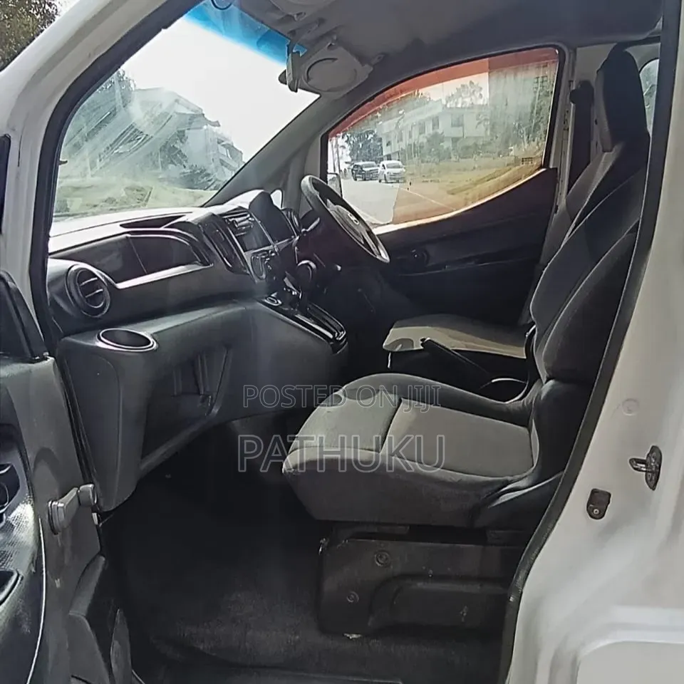 Nissan NV1500 2012 White