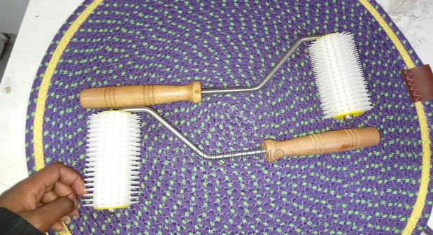 Honey Extractor - Uncapping Roller for Beekepers - main view