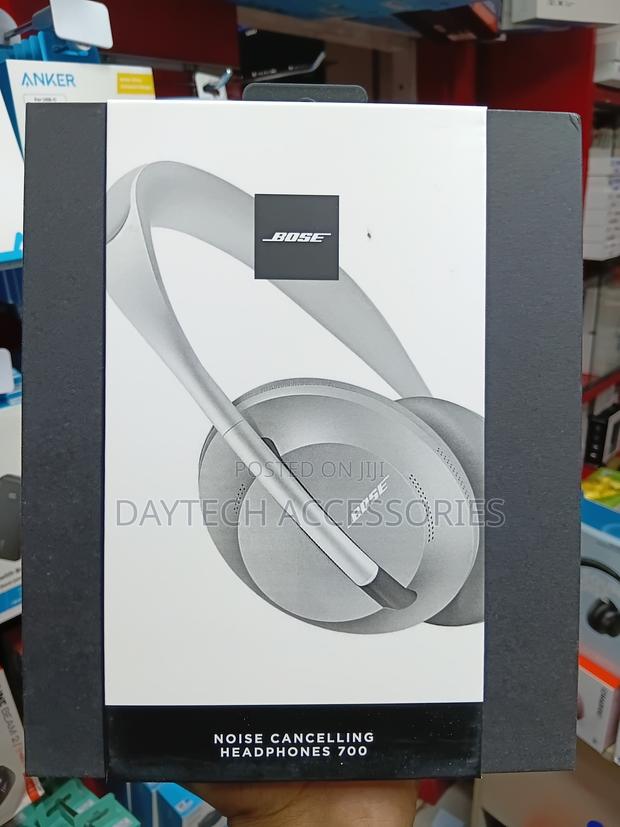 Bose Noise Cancelling Headphones 700 With Google Assistant - Silver - thumbnail 4