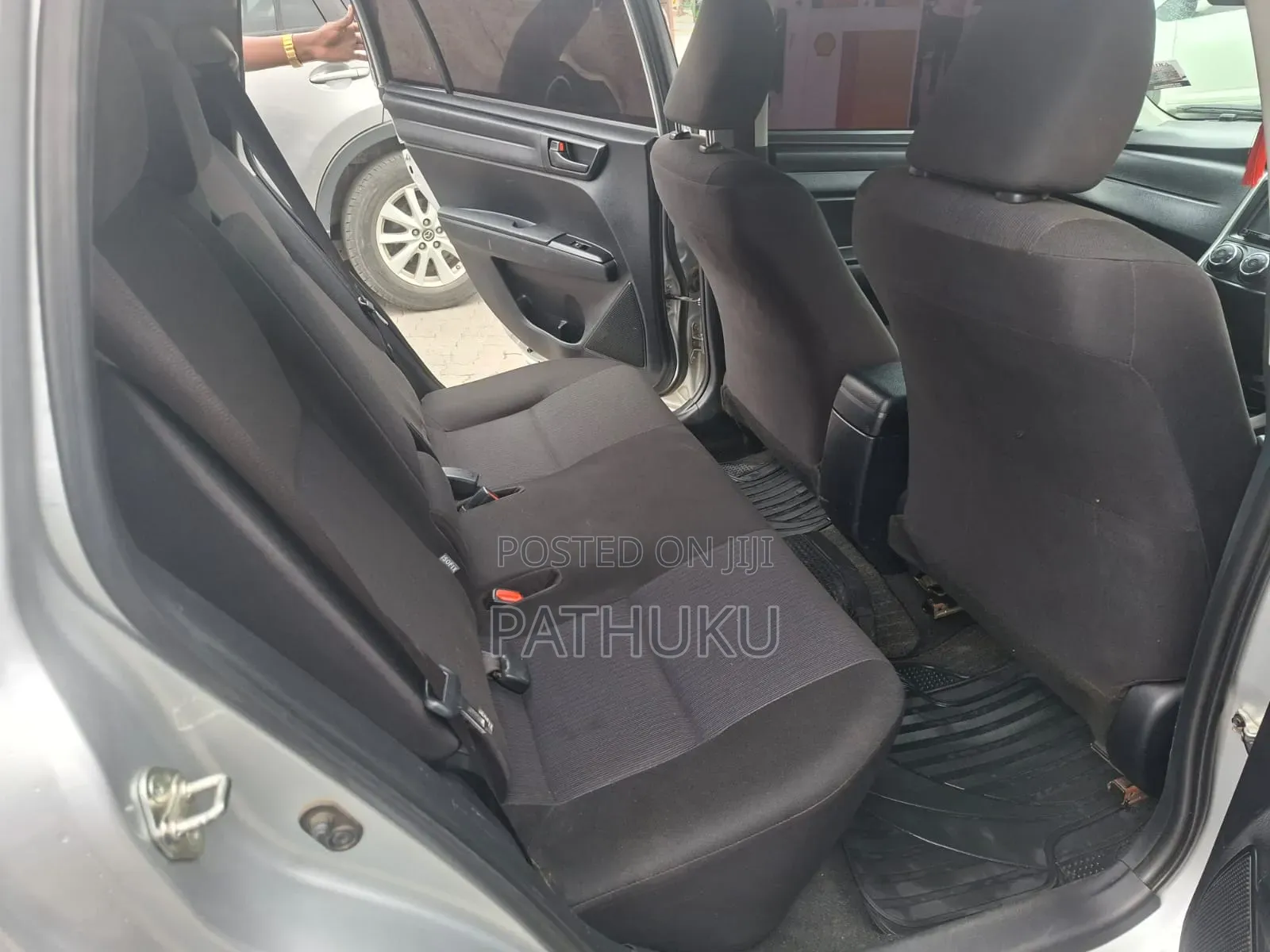 Toyota Corolla Fielder 2018 Silver