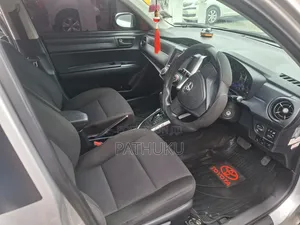 Toyota Corolla Fielder 2018 Silver