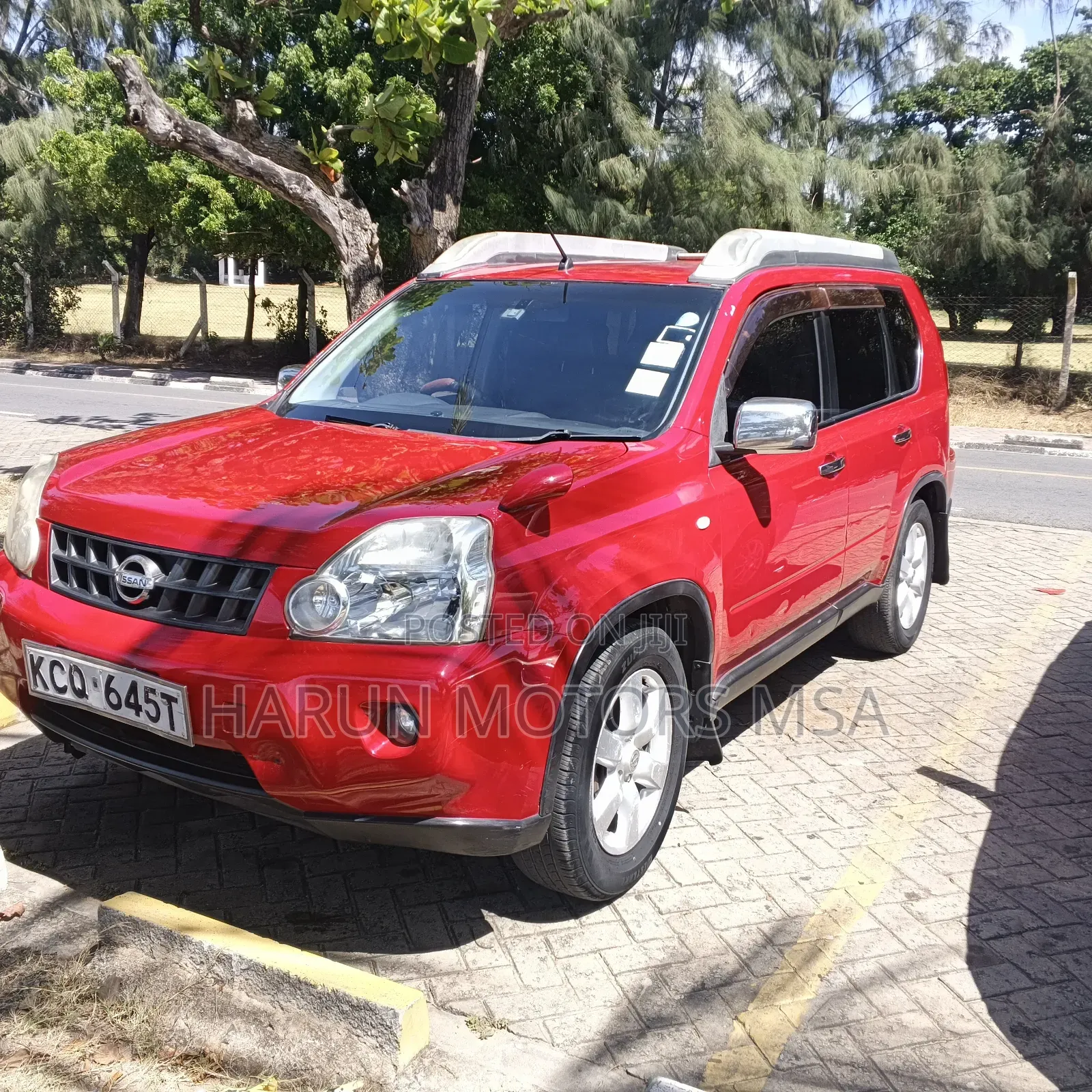 Nissan X-Trail 2010 Red