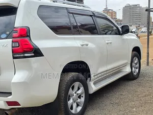 Toyota Land Cruiser Prado 2012 Pearl