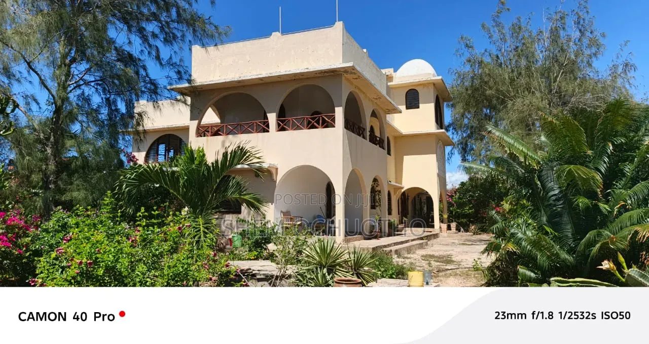 Furnished 4bdrm Mansion in Watamu Beach for sale