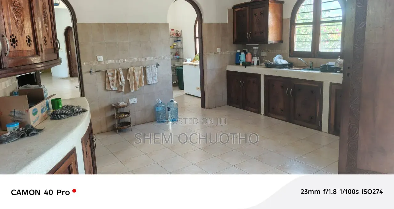 Furnished 4bdrm Mansion in Watamu Beach for sale