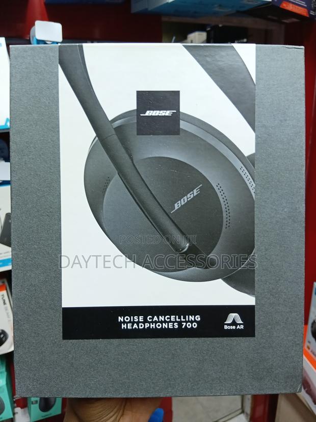 Bose Noise Cancelling Wireless Headphones 700 Bluetooth Black - thumbnail 3