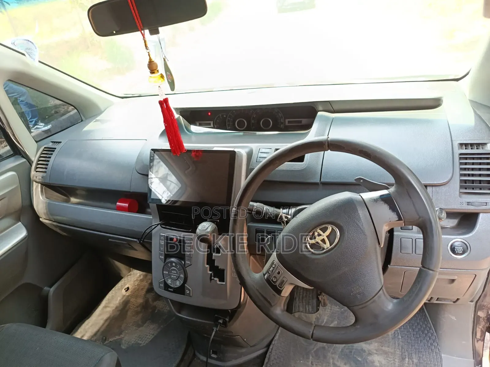 Toyota Voxy 2009 Blue