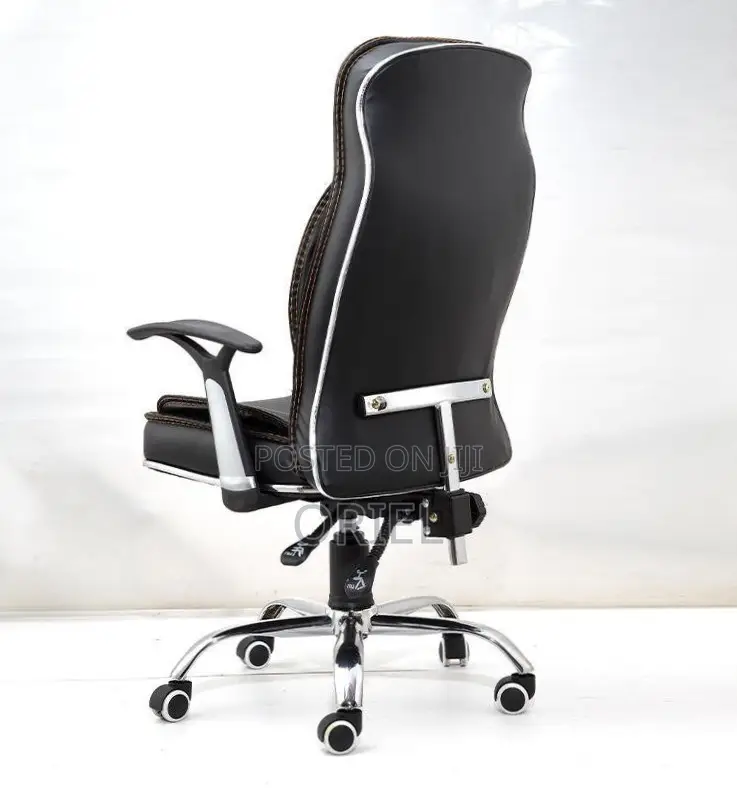 Office Desk : PU Leather Executive Staff Chair