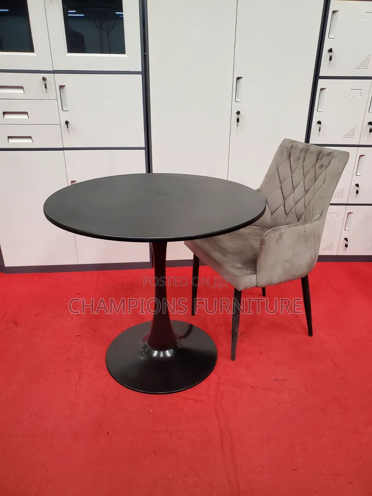 Black Tulip Pedestal Table and Dining Chair Set