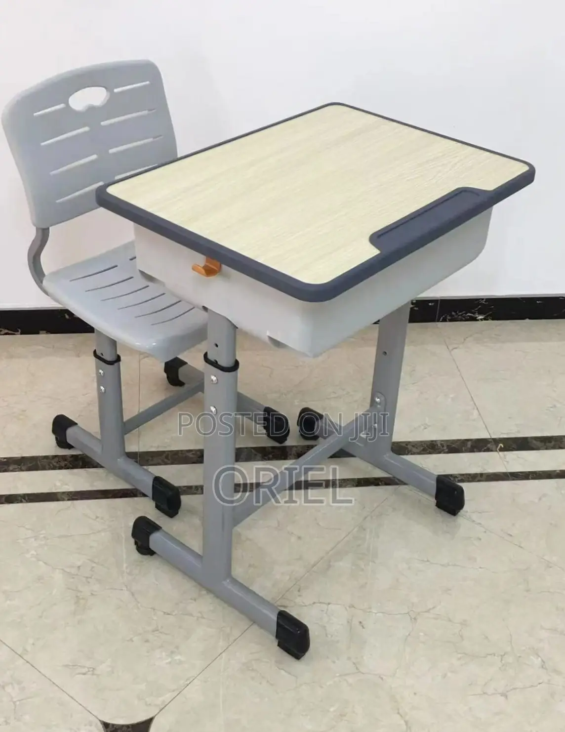 Kids Study Set : Height-Adjustable Kids Desk Chair