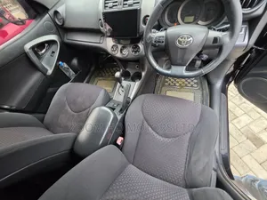 Toyota Vanguard 2011 Black