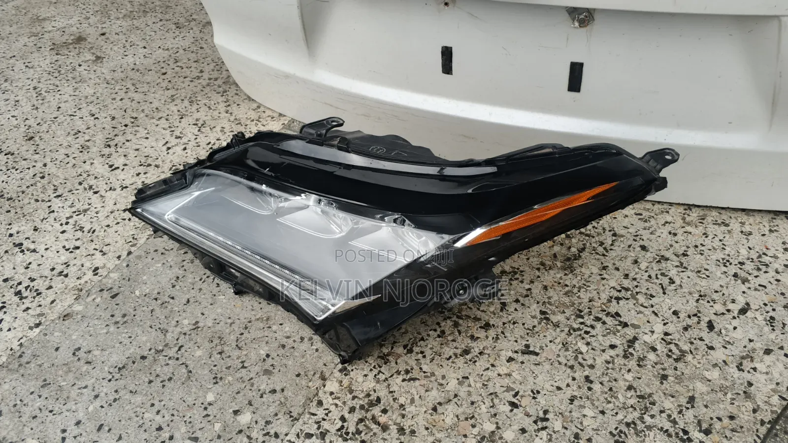 Lexus RX450 Headlight
