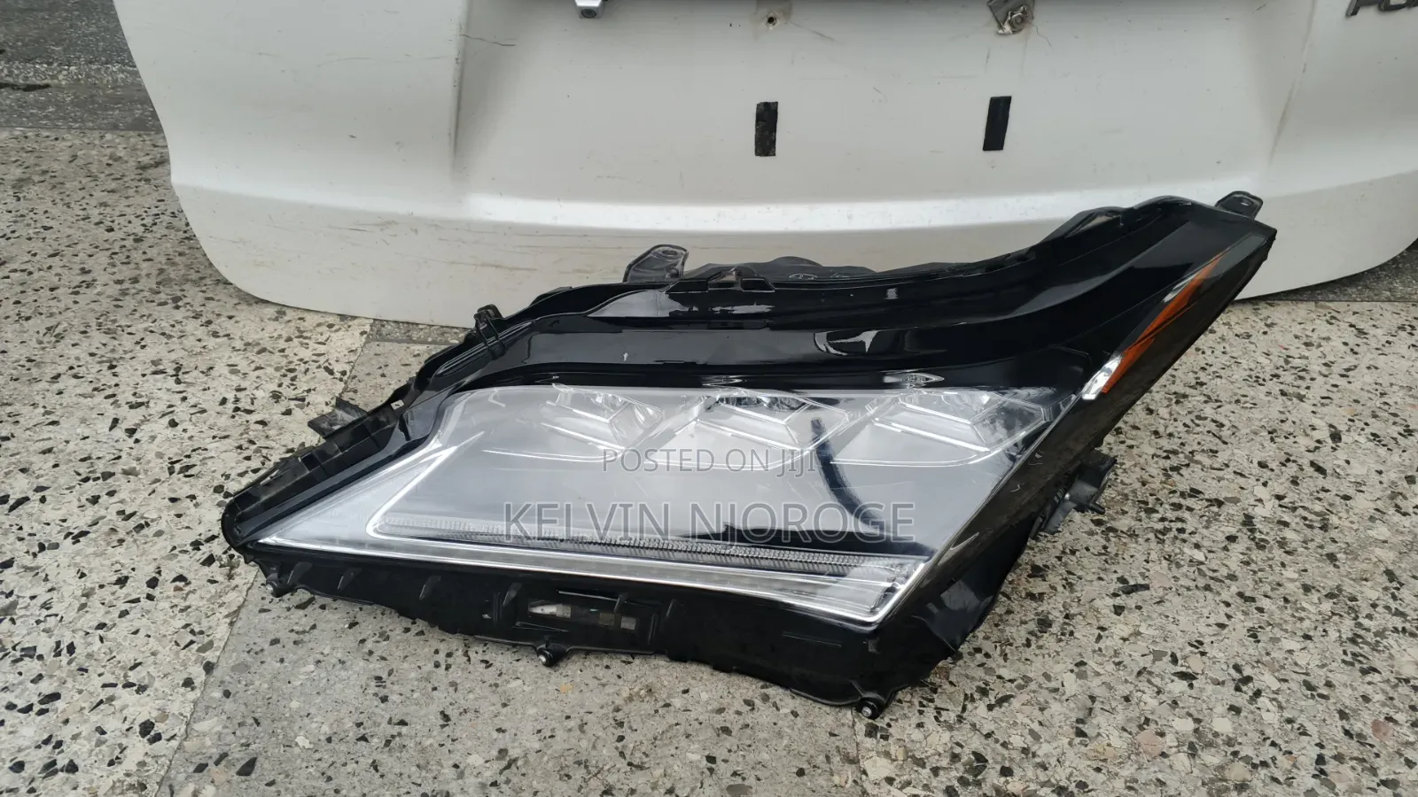 Lexus RX450 Headlight