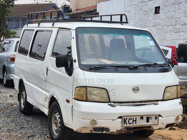 Nissan Vanette 2009 White - thumbnail 3
