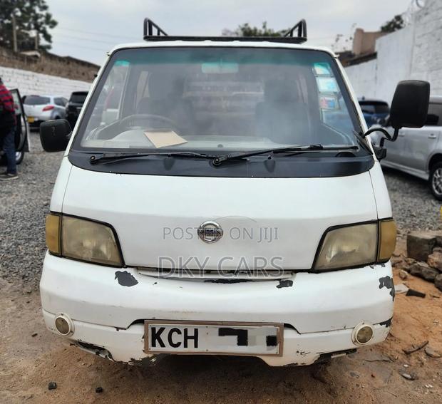 Nissan Vanette 2009 White - thumbnail 4