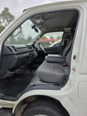 Toyota Grand HiAce 2000 White