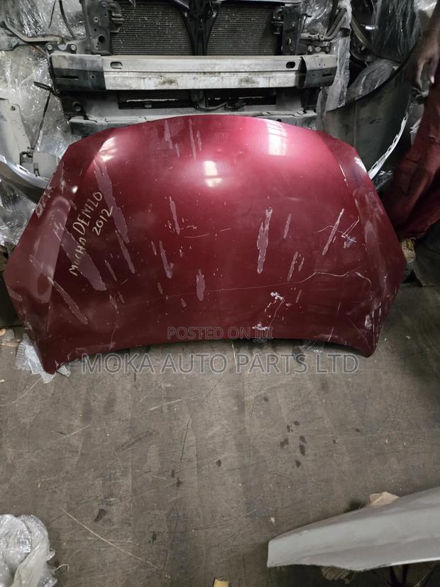 Demio 08 Bonnet