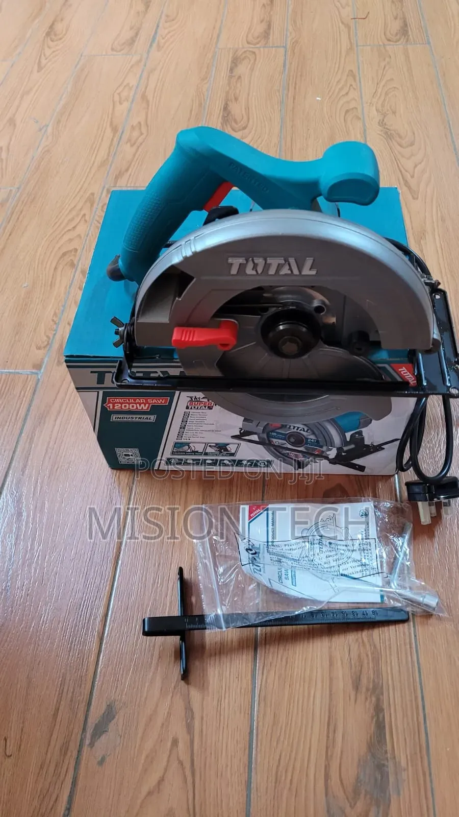 Total Tools 1200W Industrial Circular Saw 