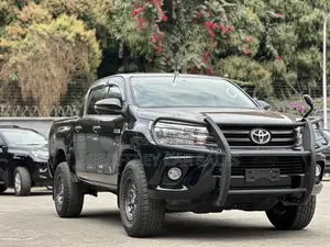 Toyota Hilux Revo Double Cab Deisel 2.4 RWD 2019 Black