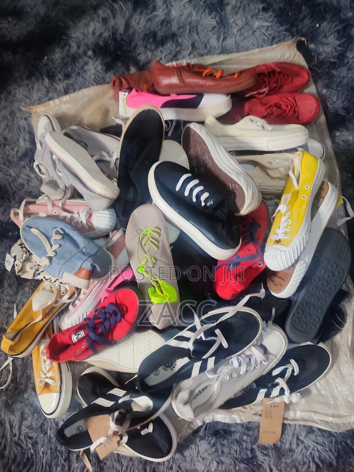 Shoes 24 Pairs at 250 Each | Canvas | Thrift | Bale | Rubber | Converse