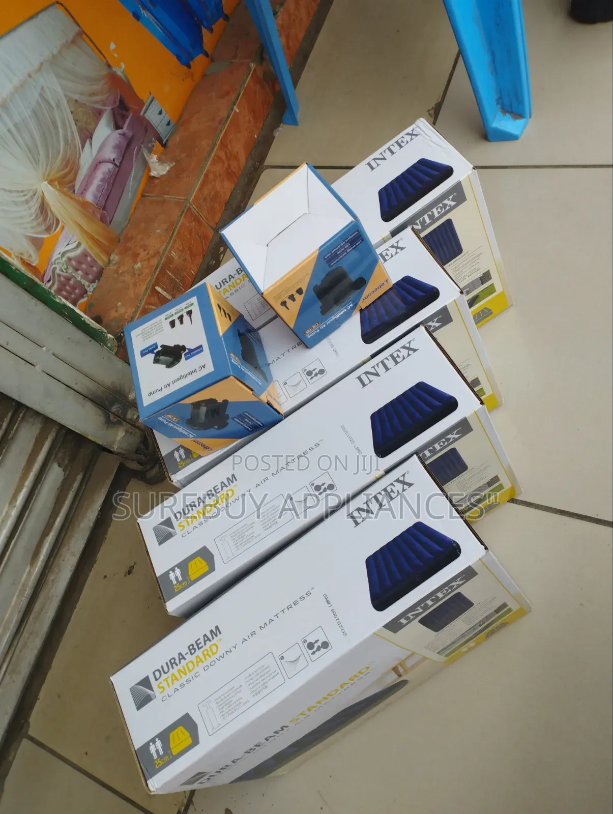 Intex Inflatable Air Mattress 5×6 – Ideal for Guests Travel