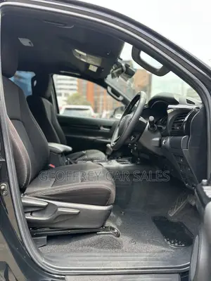 Toyota Hilux 2.4 Diesel 2020 Black