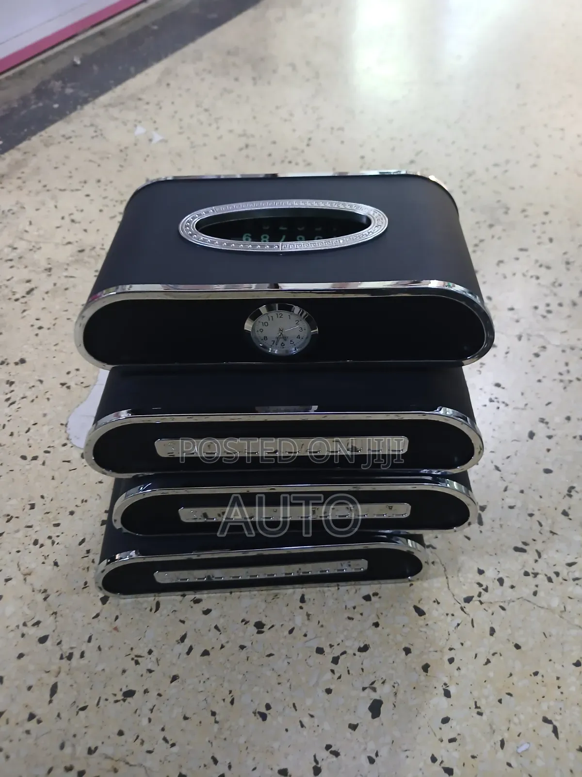 Universal Clock Style Tissue Holder | Car Dashboard Tissue Box