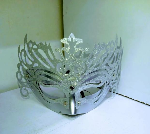 Shinny Masquerade Mask - thumbnail 2