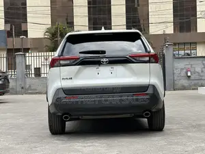 Toyota RAV4 Limited AWD 2019 White
