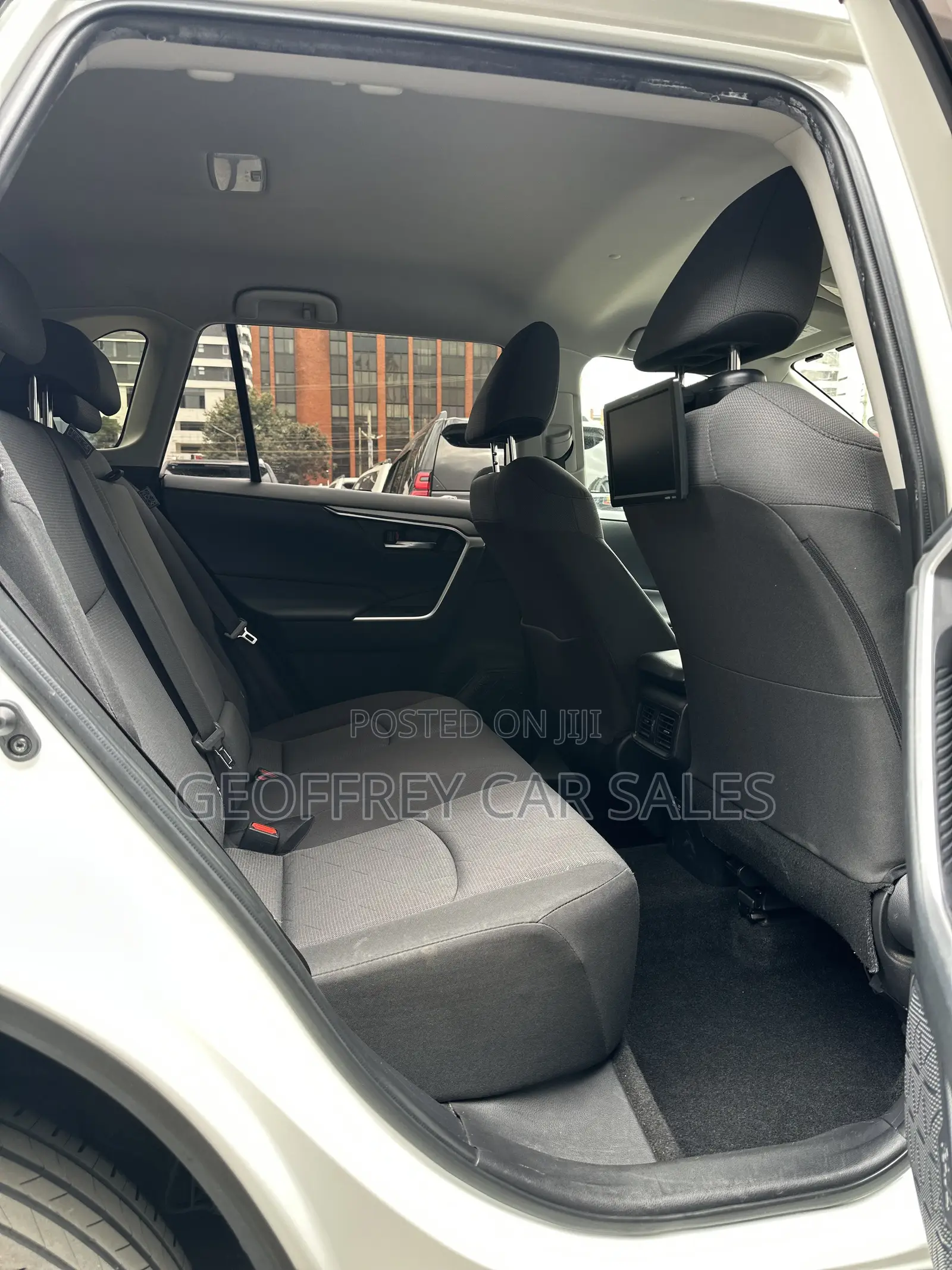 Toyota RAV4 Limited AWD 2019 White