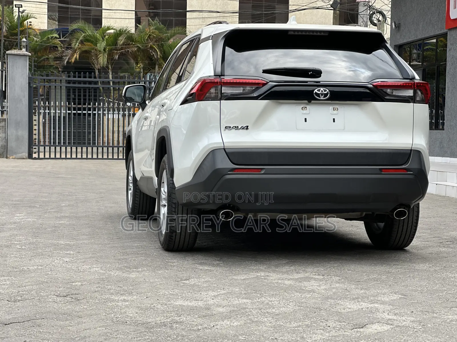 Toyota RAV4 Limited AWD 2019 White