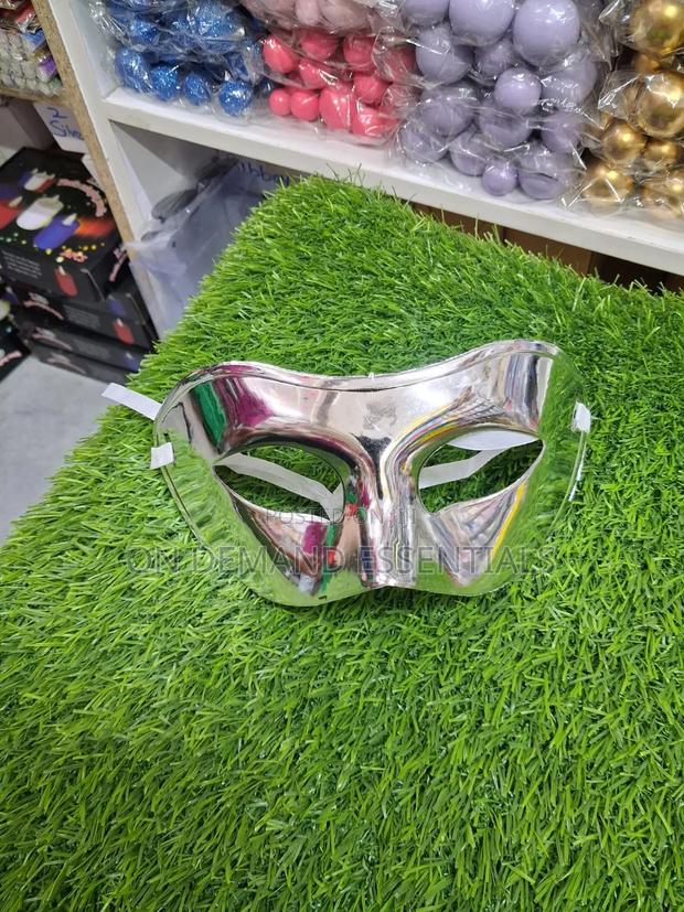 Plain Masquerade Mask - thumbnail 2