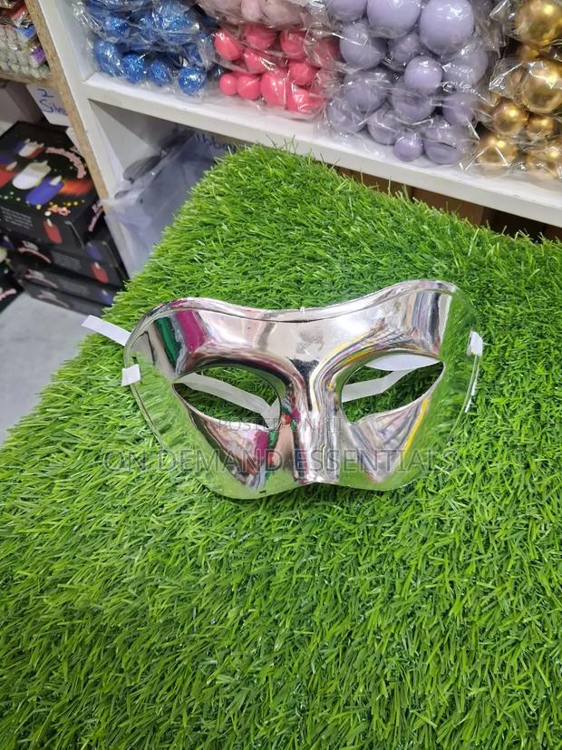Plain Masquerade Mask - thumbnail 3