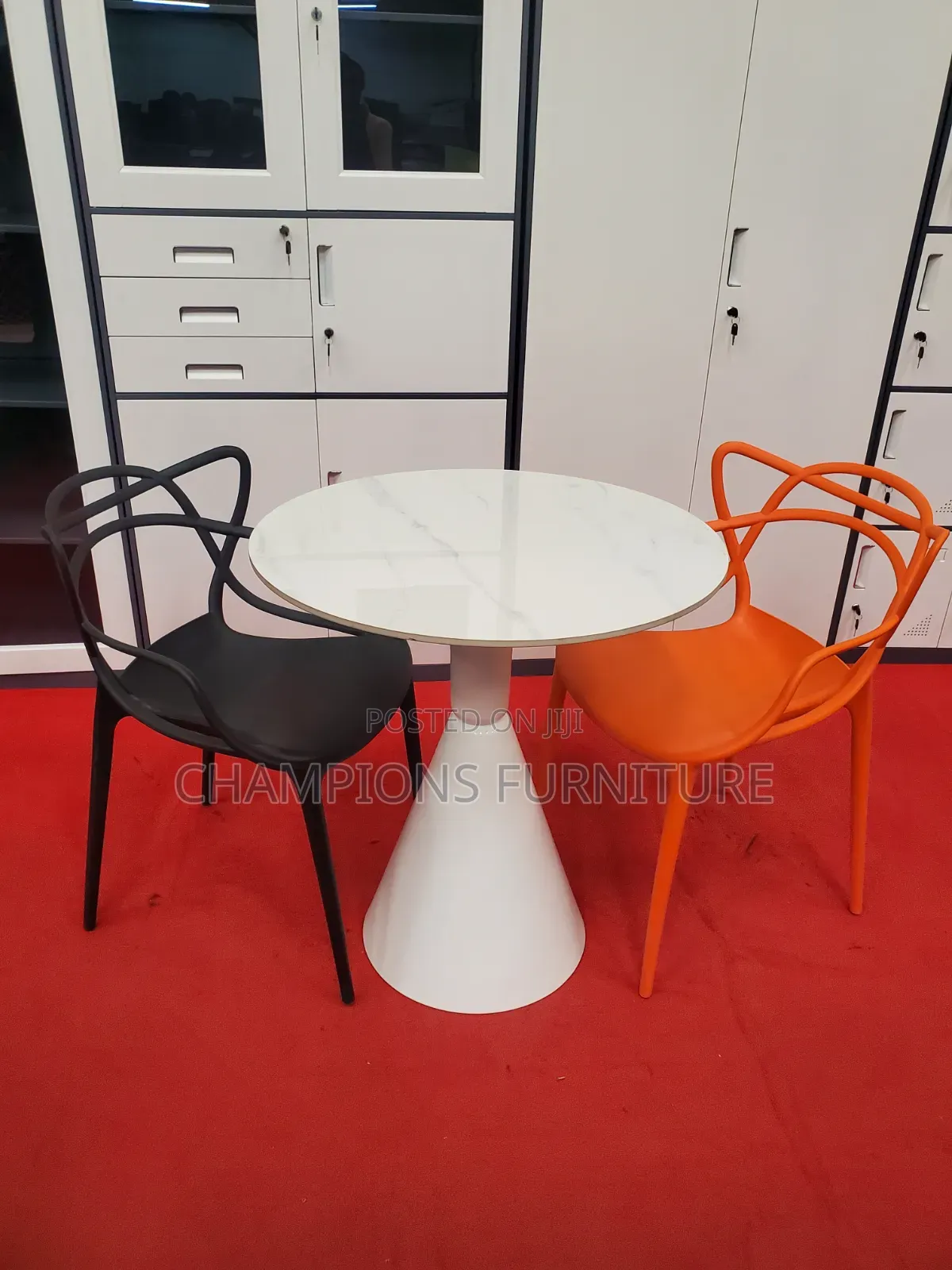 White Trumpet Base Table and Intertwined Chairs Set