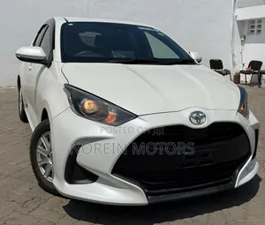 Toyota Yaris 2021 White