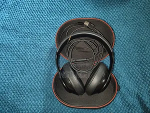 Apple Beats Studio 3 HeadPhones (Black)