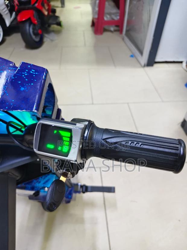 Galaxy Electric Drift Trike With Accessories - thumbnail 3